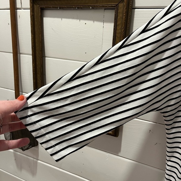 LÉO & UGO Striped Black and White MADEMOISELLE Women's Top SIZE 5 46eu - Picture 6 of 9